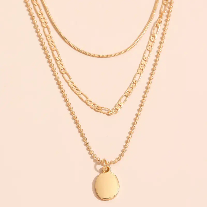 Loviara layered necklace with oval pendant detail